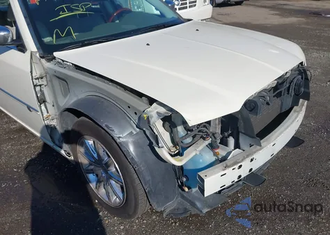 2010 Chrysler 300C Hemi z USA, uszkodzony, nr VIN 2C3CA6CT9AH115006